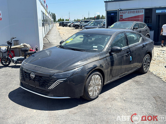 Nissan Teana. Фото 1